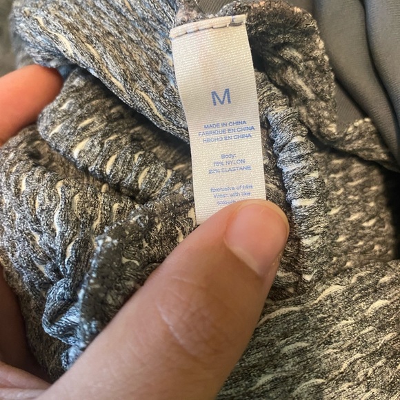 Grey and White Booty Contour Leggings - Picture 4 of 4